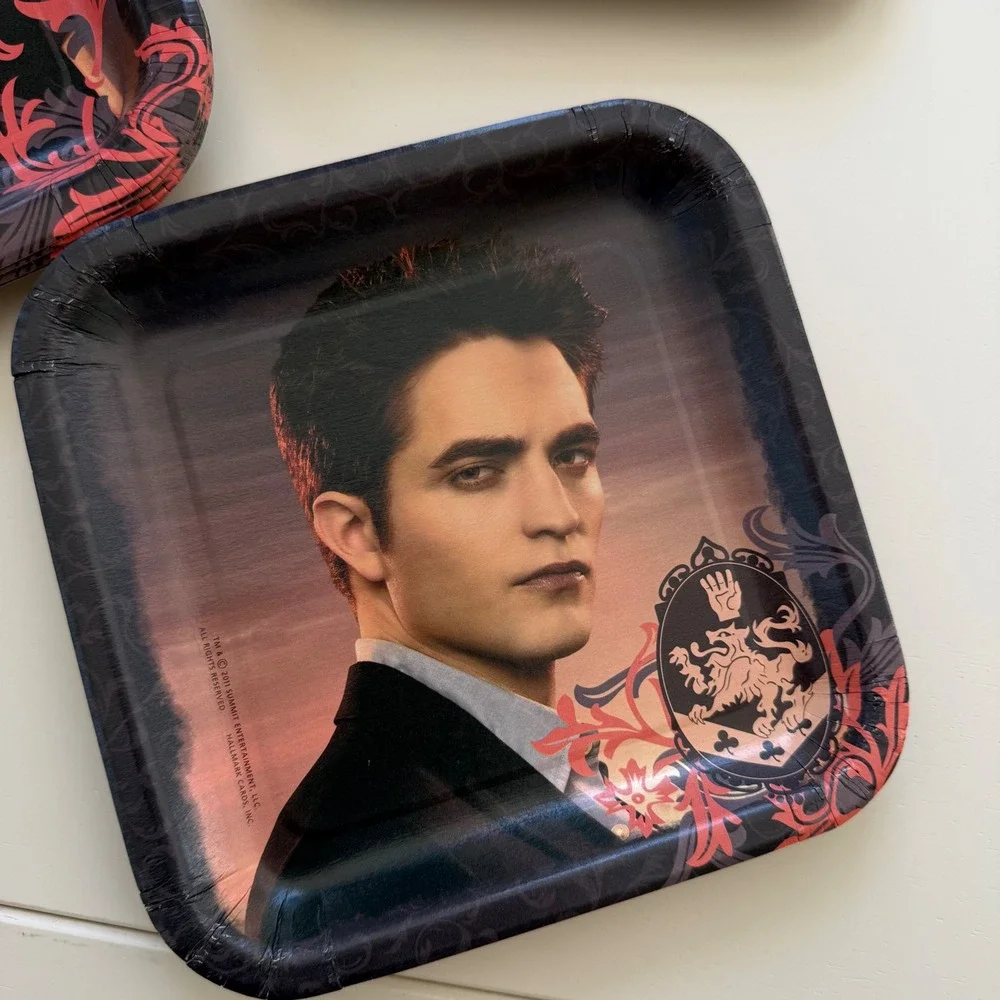 Twilight Breaking Dawn Hallmark Party Plates Lot 16 Edward Jacob Bella Unused